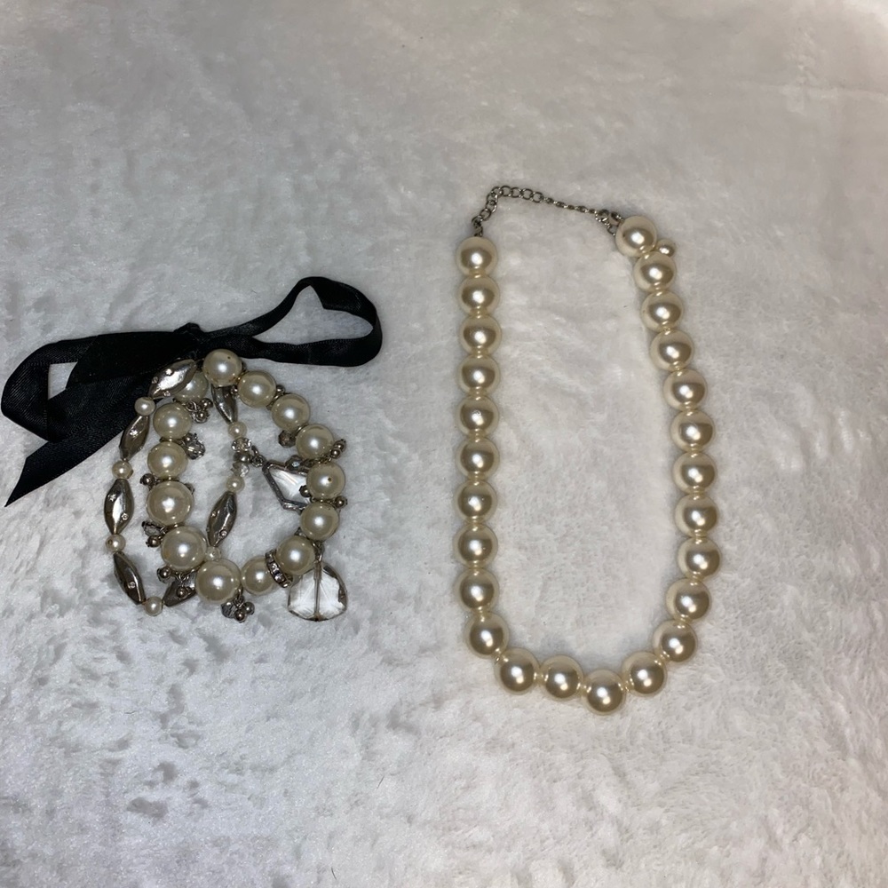 Pearl Necklace and Bracelet Set